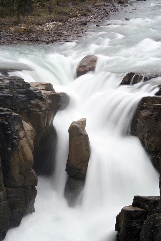 Sunwapta Falls Rocky Mountain Lodge Jasper Esterno foto